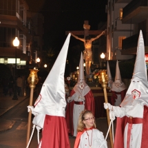 La Confraria amb el Pas del Sant Crist al fons. Processó Setmana Santa de Felanitx de 2009