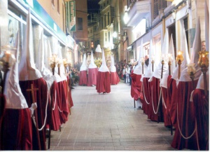 La Confraria de Sant Agustí a un tram de la Processó. Processó Setmana Santa de Felanitx de 2006