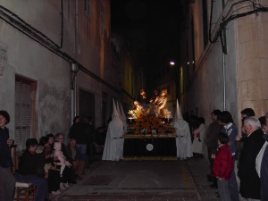 Pas del Sant Enterrament. Obra de l'escultor Jaume Mir. Confraria de la Creuada de l'Amor Diví