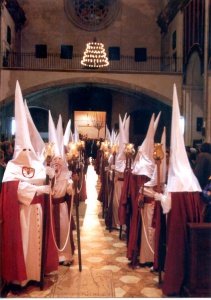 La Confraria al Convent de Sant Agustí. Processó Setmana Santa de Felanitx de 2006