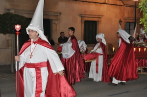 Confrares preparant-se abans de partir la Processó. Processó Setmana Santa de Felanitx de 2009