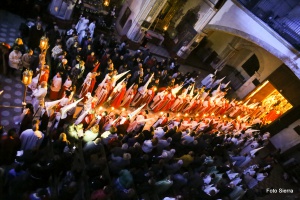 La processó de l'Enterrament entra al Convent de Sant Agustí. Enterrament 2014